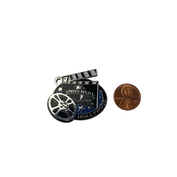 Universal Studios Hollywood Pendant Vintage 42MM - Picture 2 of 3